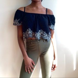 BLACK FLORAL CROP TOP 💖